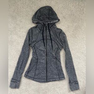 TRADING ONLY nwot lululemon hooded define jacket size 4, black and white speckle